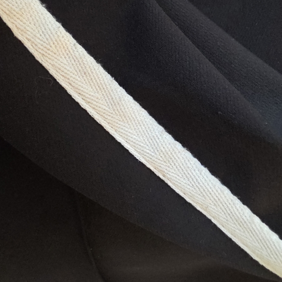 Elie Tahari Wide Leg Black And White Stripe Pintuck Pull On Trouser Pants, XL - Picture 6 of 9